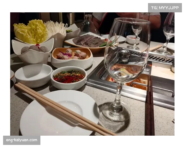 林葳回应约饭邀约称节假日有机会一起吃火锅期待共聚时光