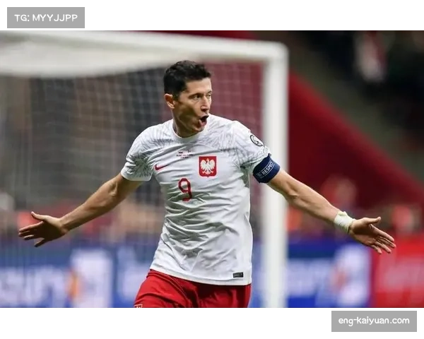 波兰主帅质疑莱万伤情真实性表示若真拉伤不可能继续比赛